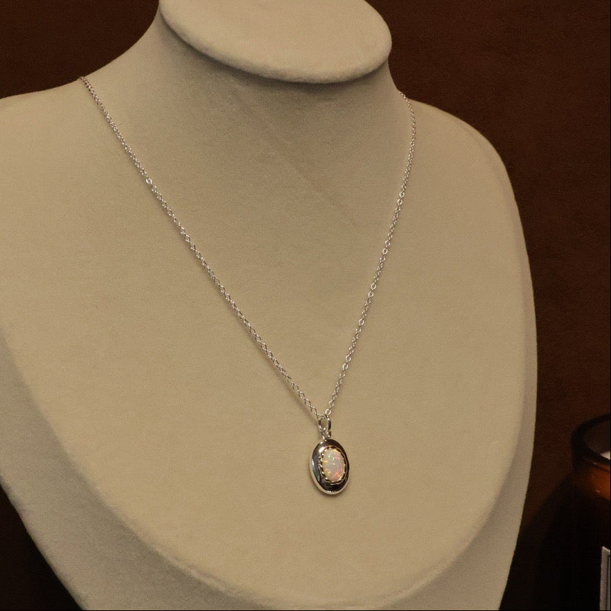 ON1620 Vintage Stylish Opal Necklace