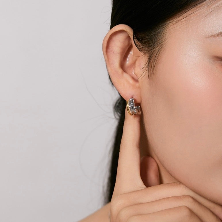 OE1610 Vine-Inspired Earrings