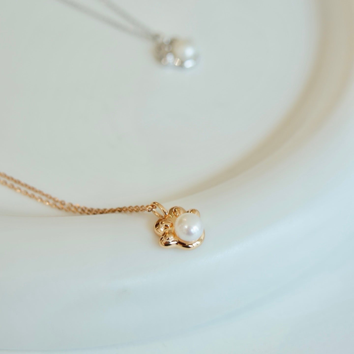 ON1622 Cat Paw Necklace