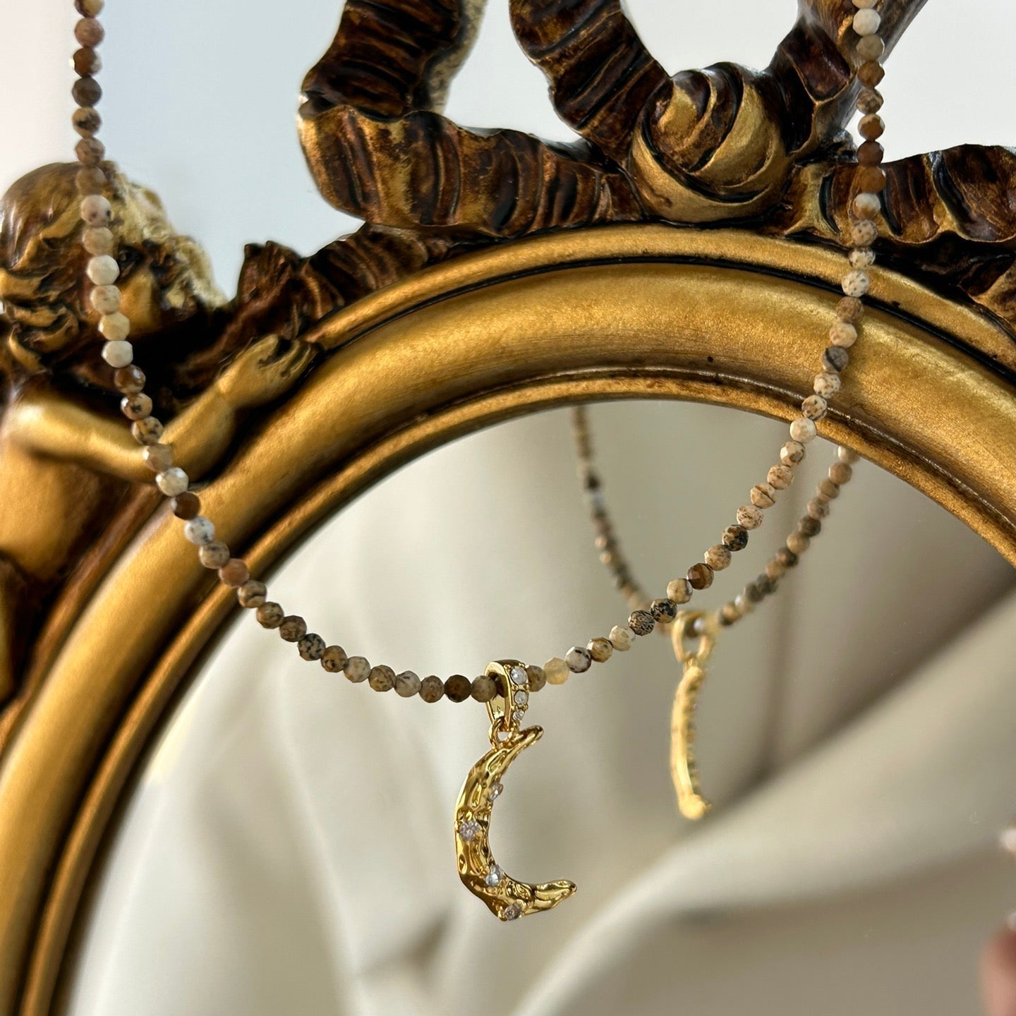 ON1621 Maillard Moon Necklace