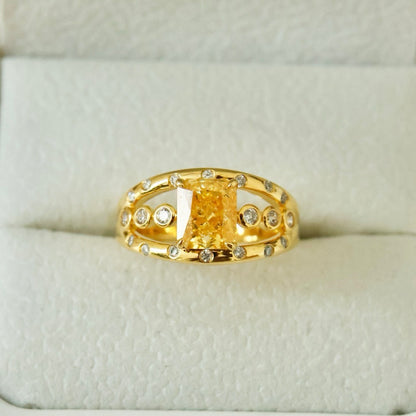 OR1401 Golden Moonlight Ring
