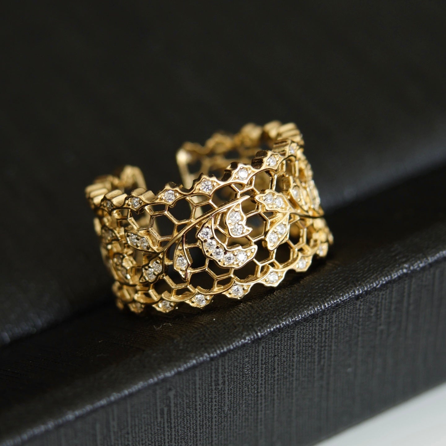 OR1409 Crackling Light Ring