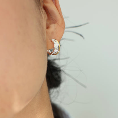 OE1610 Vine-Inspired Earrings