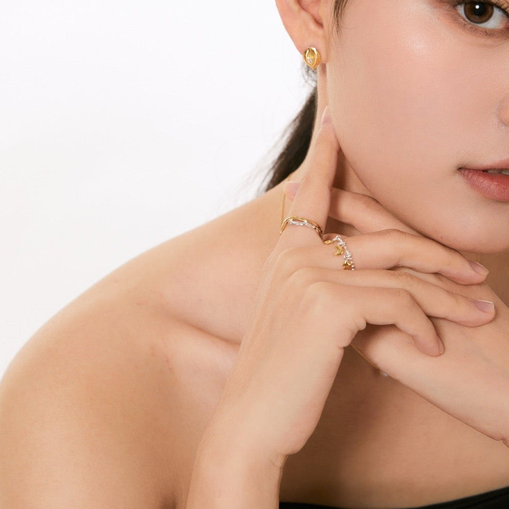 OR1421 Moon Star Ring