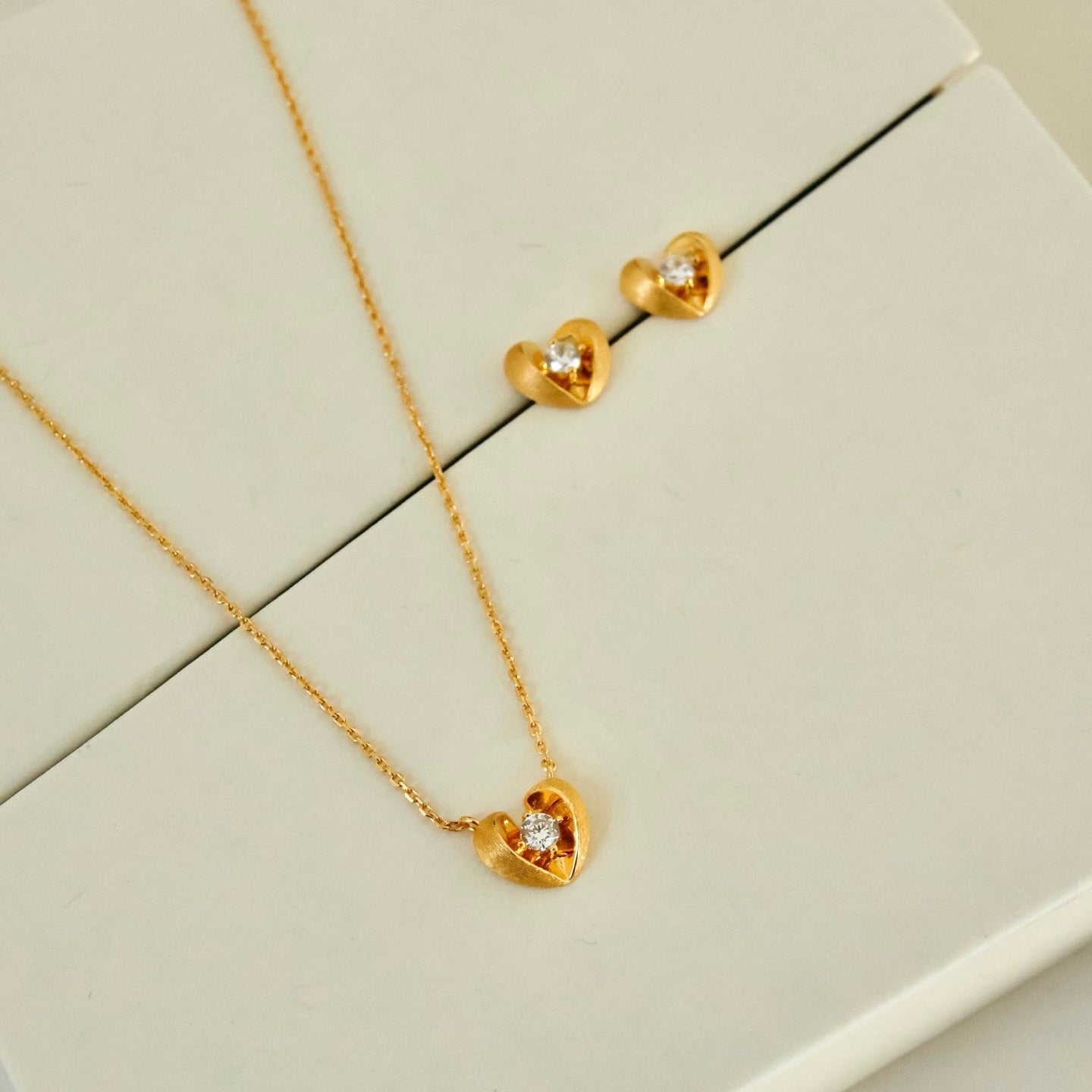 ON1301 Whispers of the Heart Necklace