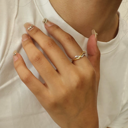 OR1417 Vine-Inspired Ring