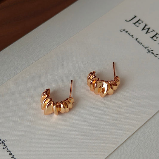 OE1620 Croissant Earrings