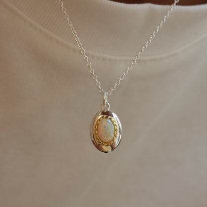 ON1620 Vintage Stylish Opal Necklace