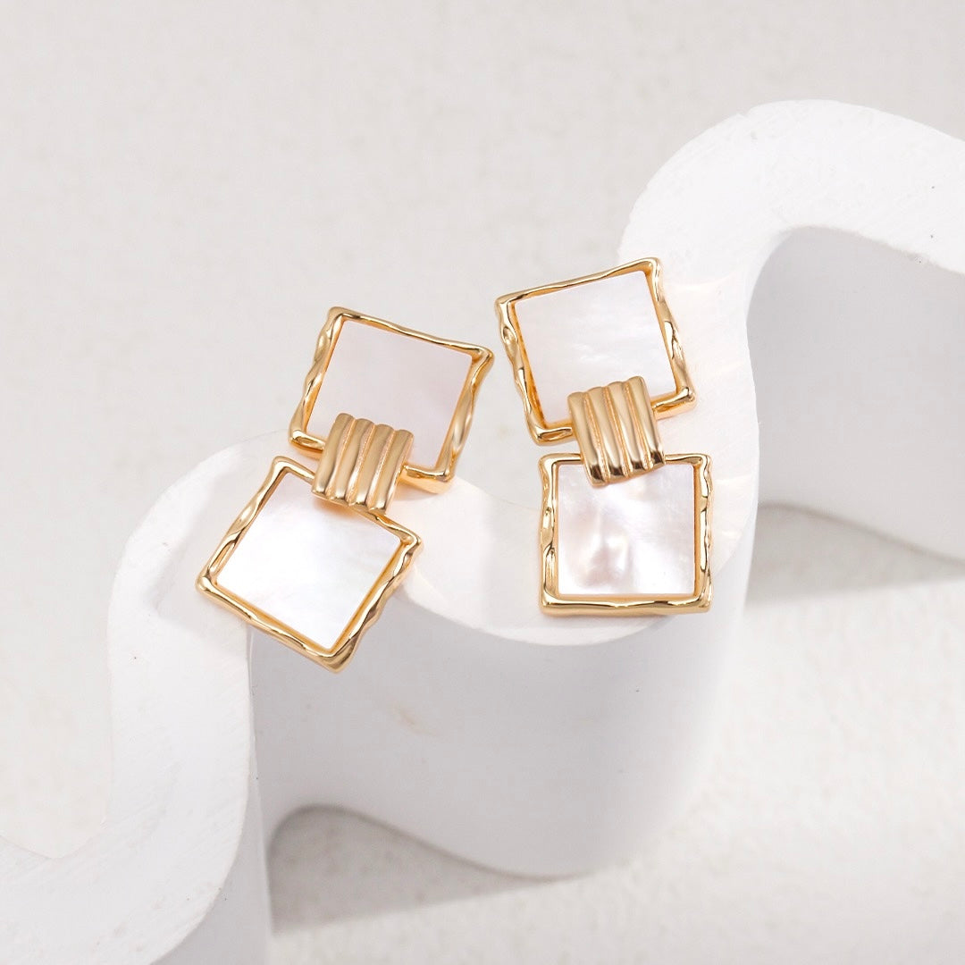 OE1604 Square Shell Earrings