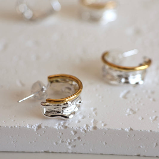 OE1610 Vine-Inspired Earrings