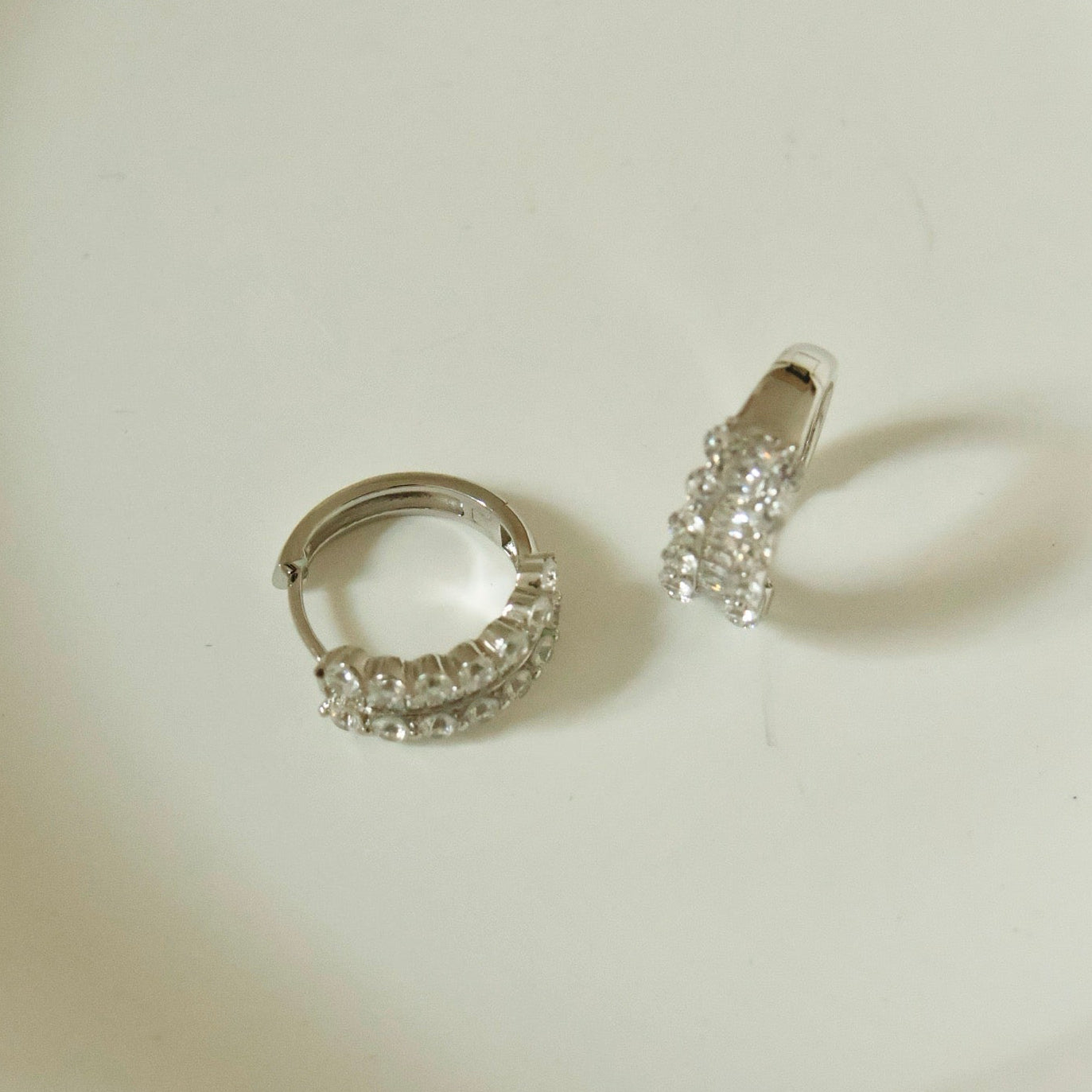 OE1606 Small Space Earrings
