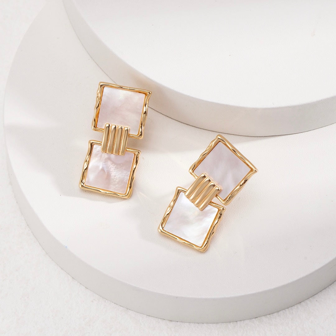 OE1604 Square Shell Earrings