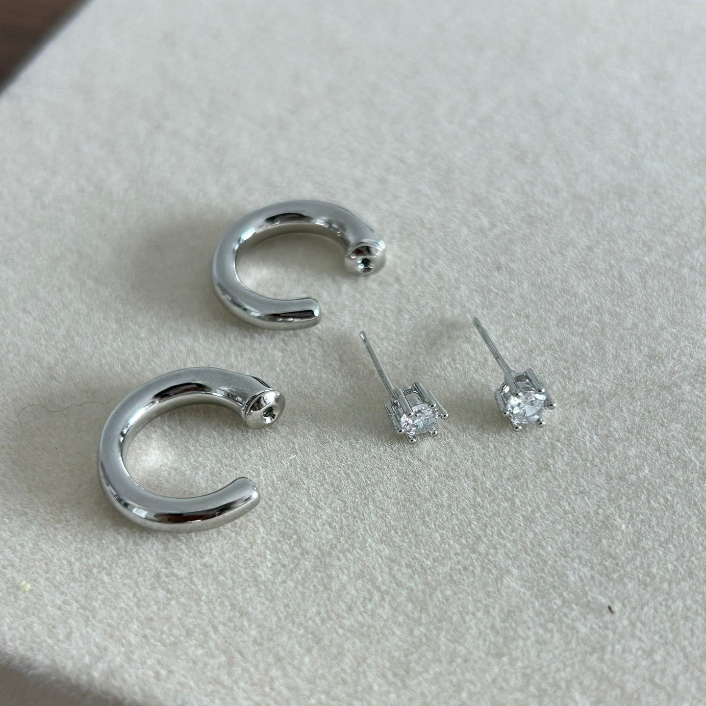 OE1617 Two-ways Hoop Earrings