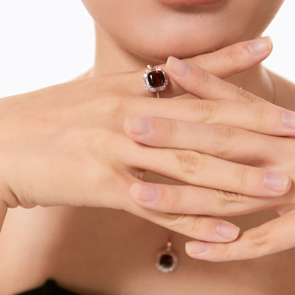 OR1412 Three-carat Natural Garnet Ring