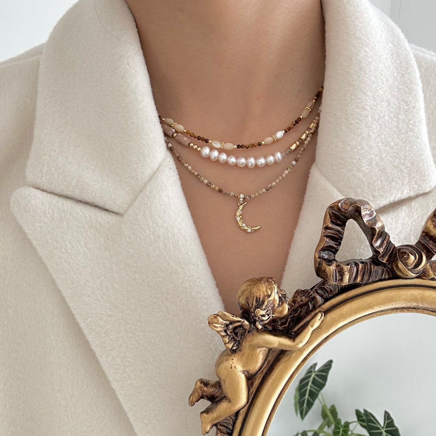 ON1621 Maillard Moon Necklace