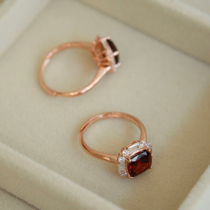OR1412 Three-carat Natural Garnet Ring