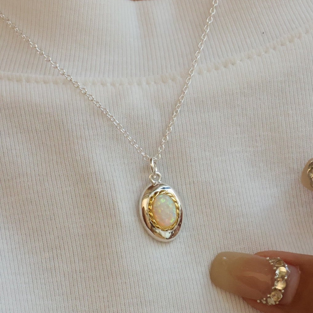 ON1620 Vintage Stylish Opal Necklace