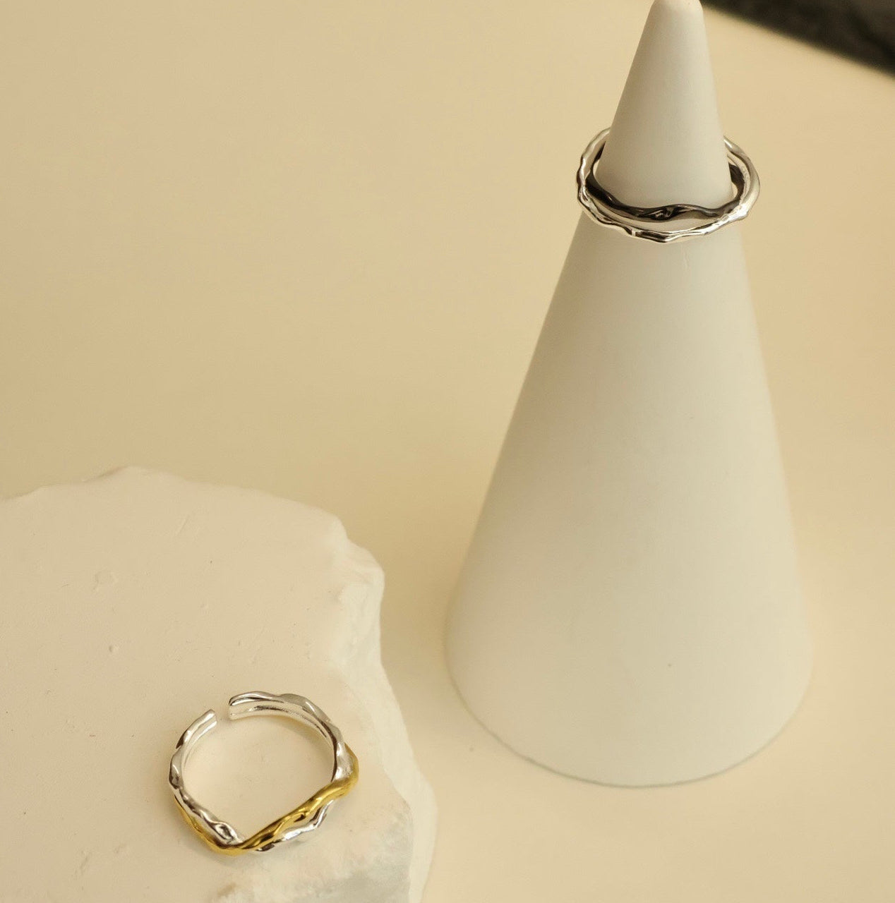 OR1417 Vine-Inspired Ring