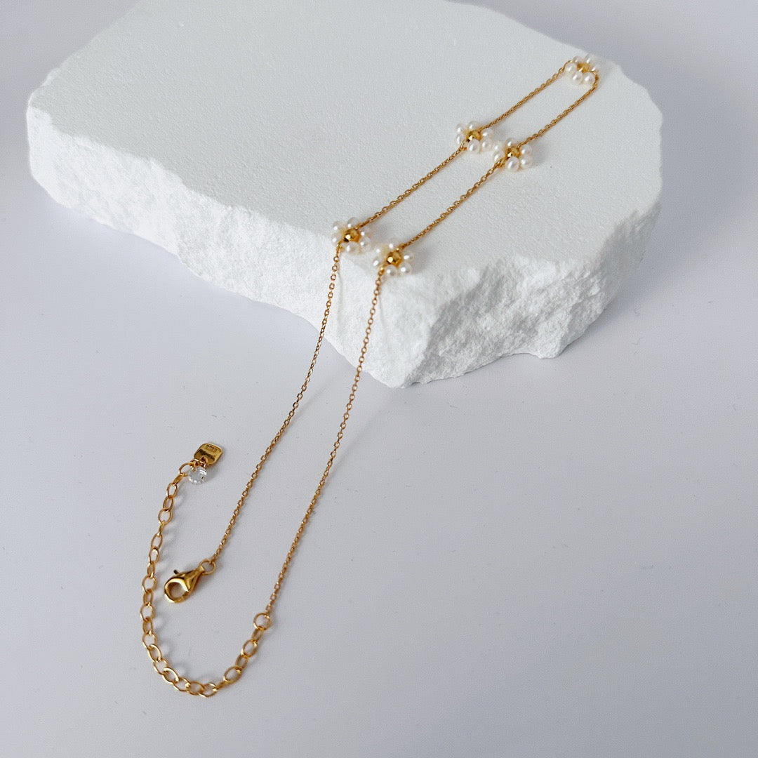 ON1625 Sliver Petal necklace