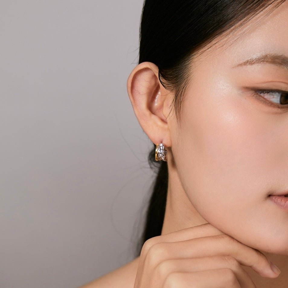 OE1610 Vine-Inspired Earrings