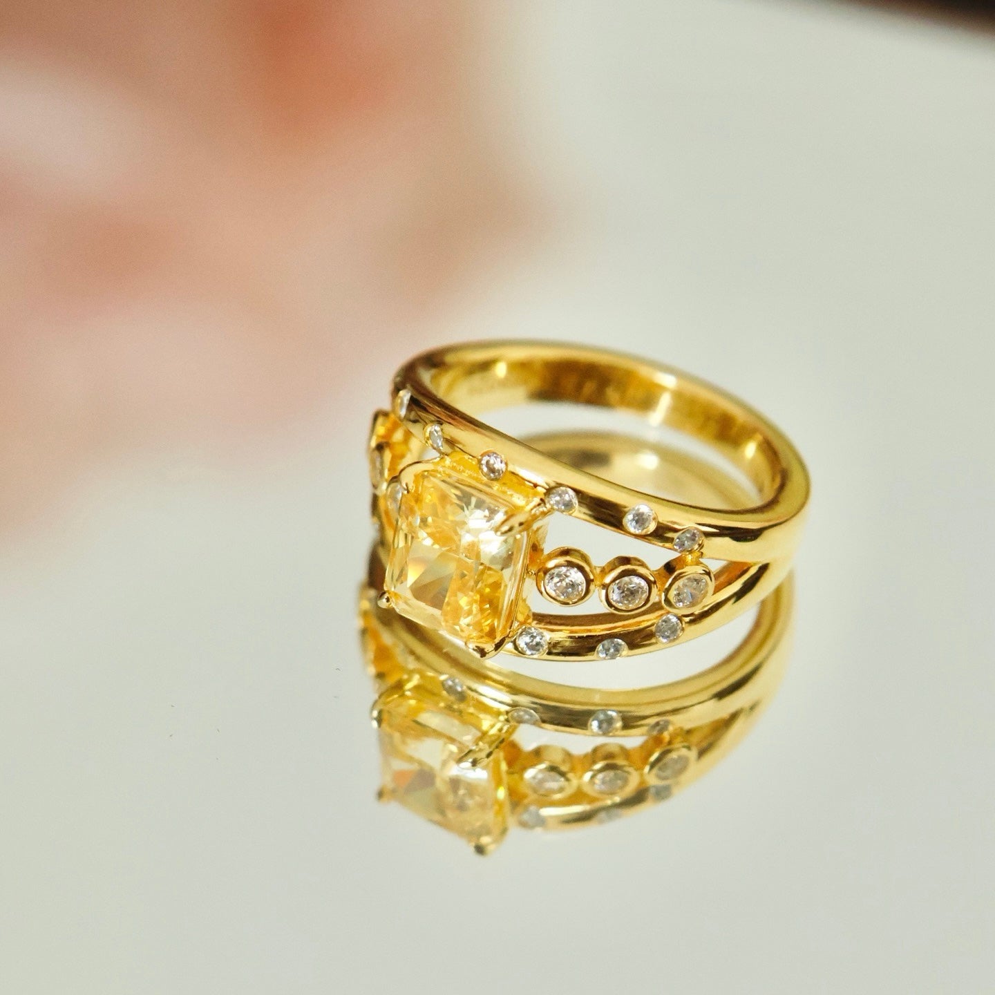 OR1401 Golden Moonlight Ring