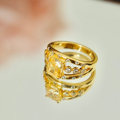 OR1401 Golden Moonlight Ring