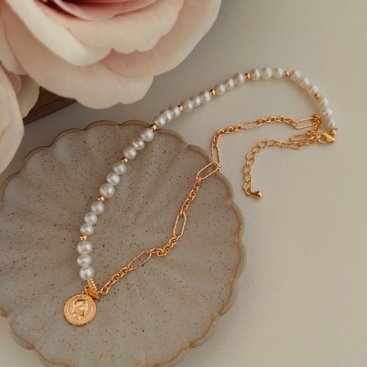 ON1624 Vintage Queen Coin Pearl Necklace